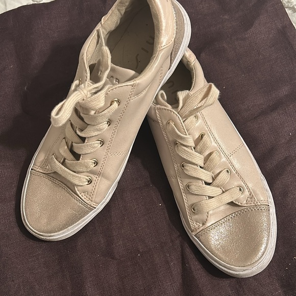 Unisa Tan/gold  sneakers - Picture 2 of 4